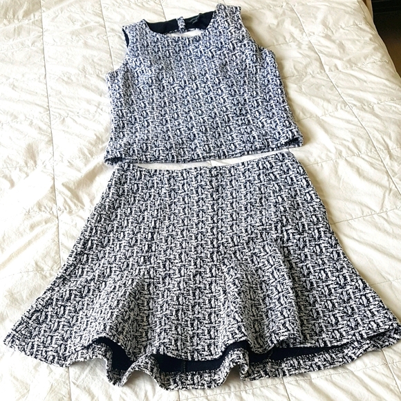 Banana Republic XSMALL 2piece top and skirt - Picture 1 of 4